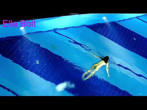 ❤️ Ùn possu micca piantà di fighjulà, ghjovana bionda catturata nuda in piscina ELLA BOLT ️ Super porn à co.xxxifuck.ru ❌️