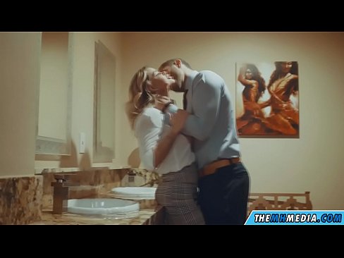 ❤️ Quandu una bionda tettona ti seduce in un bagnu publicu ️ Super porn à co.xxxifuck.ru ❌️